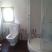 STAN SA POGLEDOM NA MORE, zasebne nastanitve v mestu Budva, Črna gora - drugi nivo kupatilo u spavacoj sobi